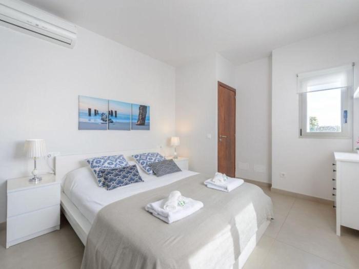 Moderna Casa Con Piscina Privada Сasa de vacaciones *